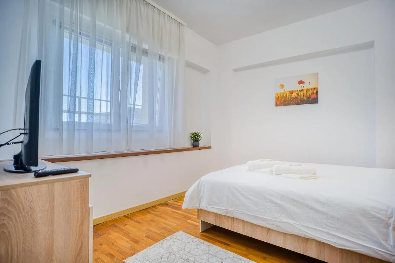Bucharest Playful Retreat - 1Br Cozy Apartment