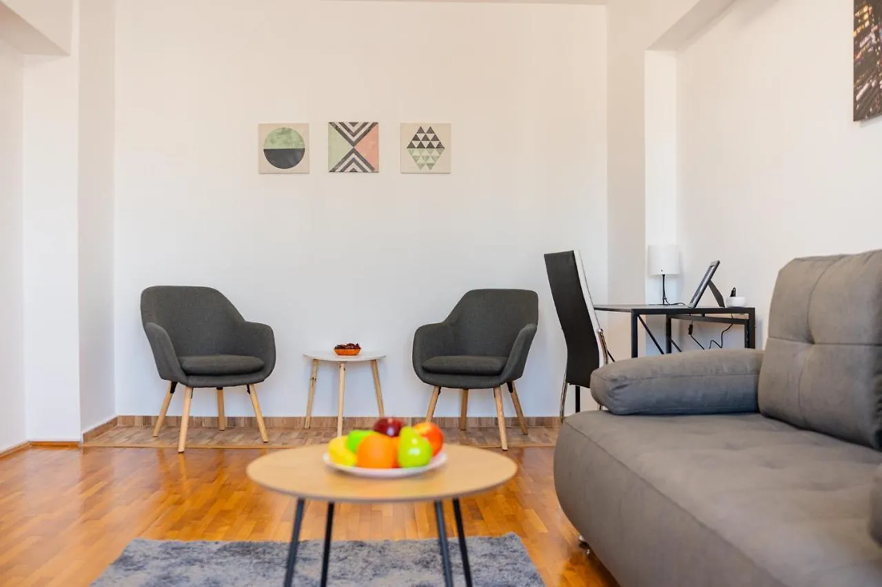 Bucharest Playful Retreat - 1Br Cozy Apartment Romania