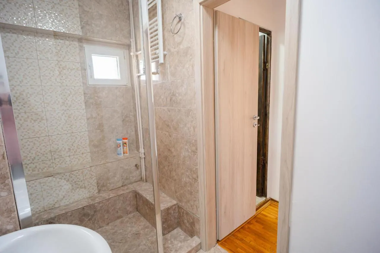 Bucharest Playful Retreat - 1Br Cozy Apartment Romania