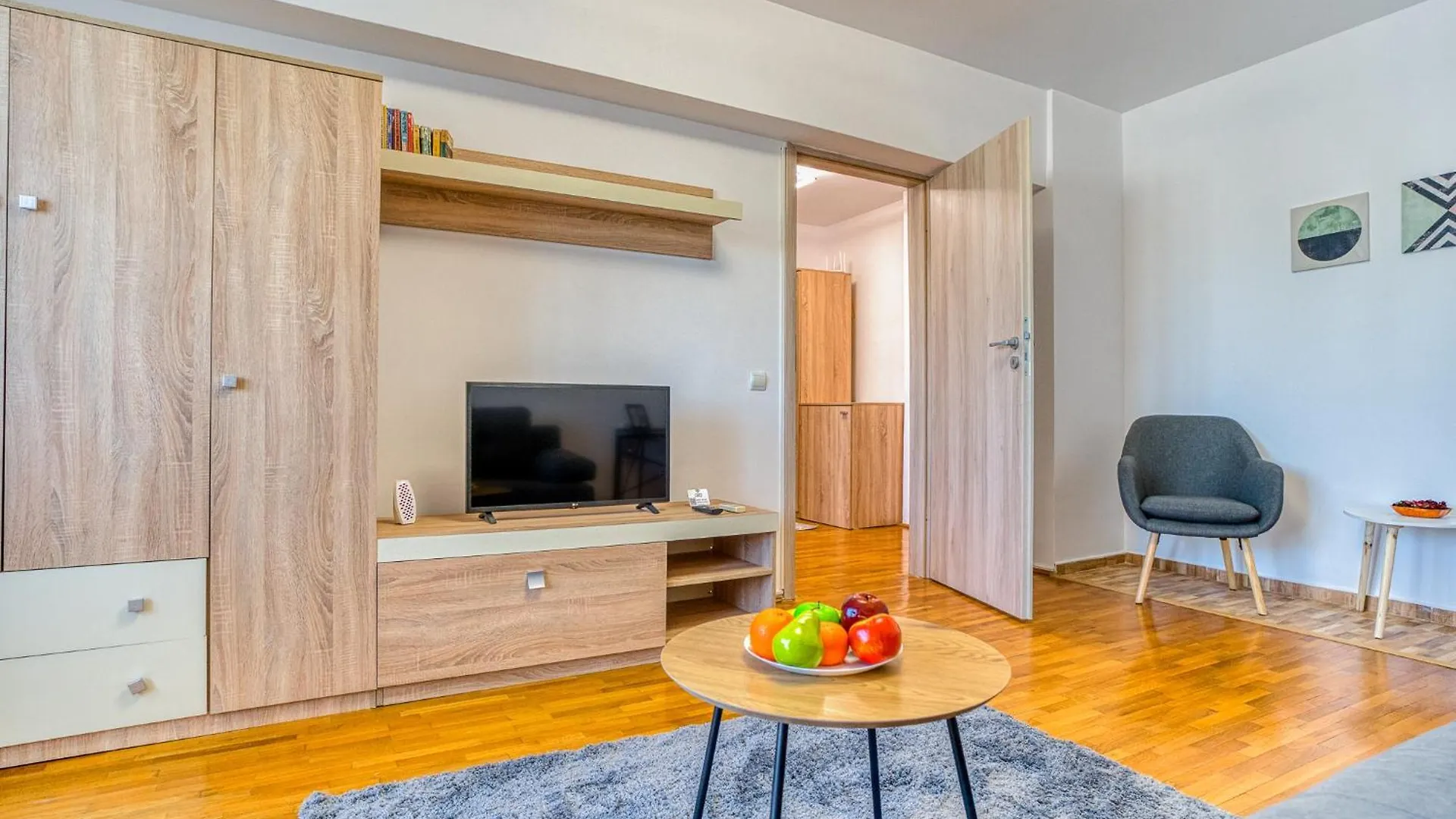 Bucharest Playful Retreat - 1Br Cozy Apartment Romania