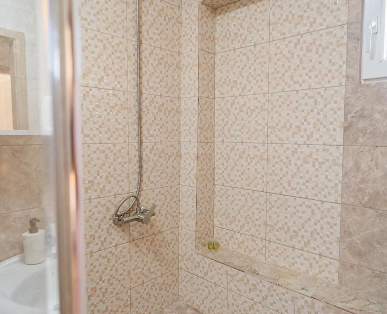 Bucharest Playful Retreat - 1Br Cozy Apartment