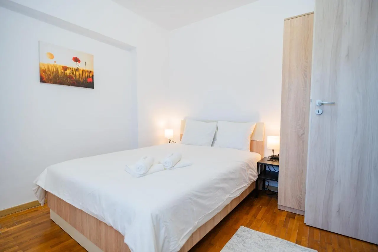 Bucharest Playful Retreat - 1Br Cozy Apartment
